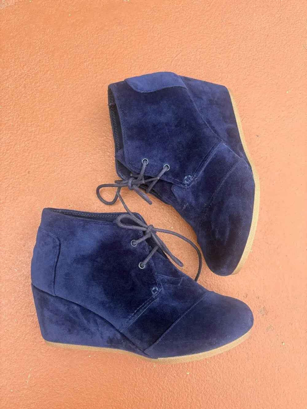 Toms Navy Blue Suede Wedge Ankle Boots Size 8 Lace Up Casual Velvet